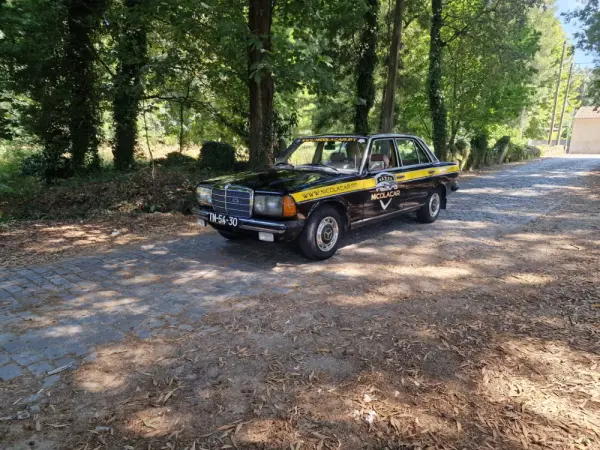 Mercedes-Benz 240 34