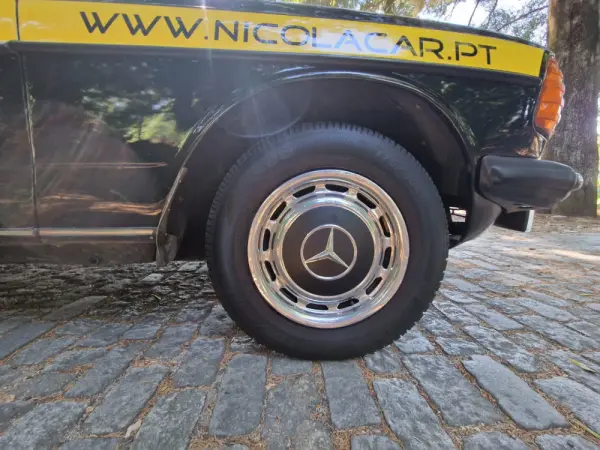 Mercedes-Benz 240 38