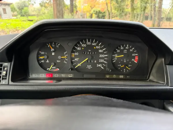 Mercedes-Benz 260 260 E 13