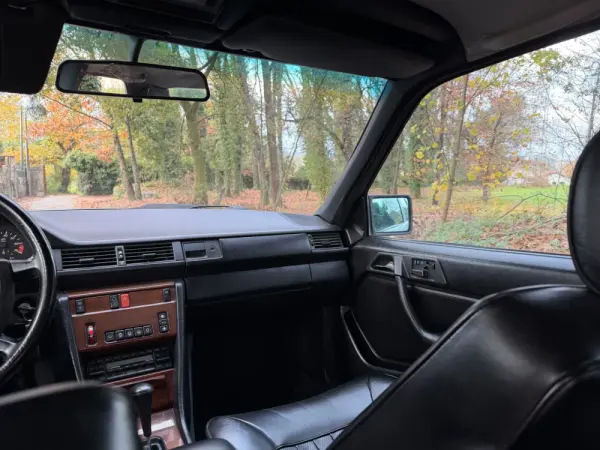 Mercedes-Benz 260 260 E 15