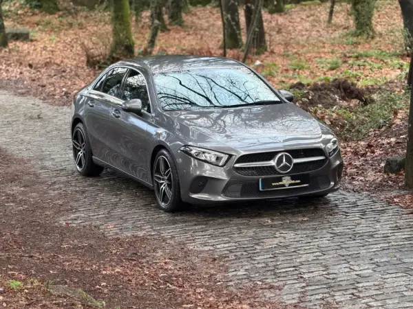 Mercedes-Benz A 180 Limousine d Business Solutions Aut. 1