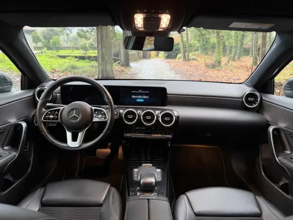 Mercedes-Benz A 180 Limousine d Business Solutions Aut. 12