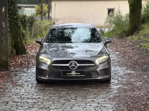 Mercedes-Benz A 180 Limousine d Business Solutions Aut. 33