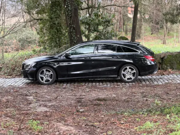 Mercedes-Benz CLA 180 d Shooting Brake Urban 8