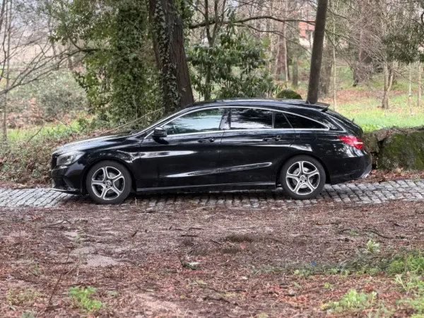 Mercedes-Benz CLA 180 d Shooting Brake Urban 35