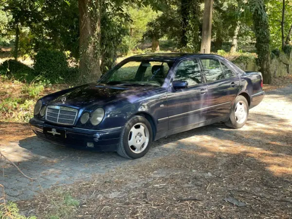 Mercedes-Benz E 300 TD Classic 4