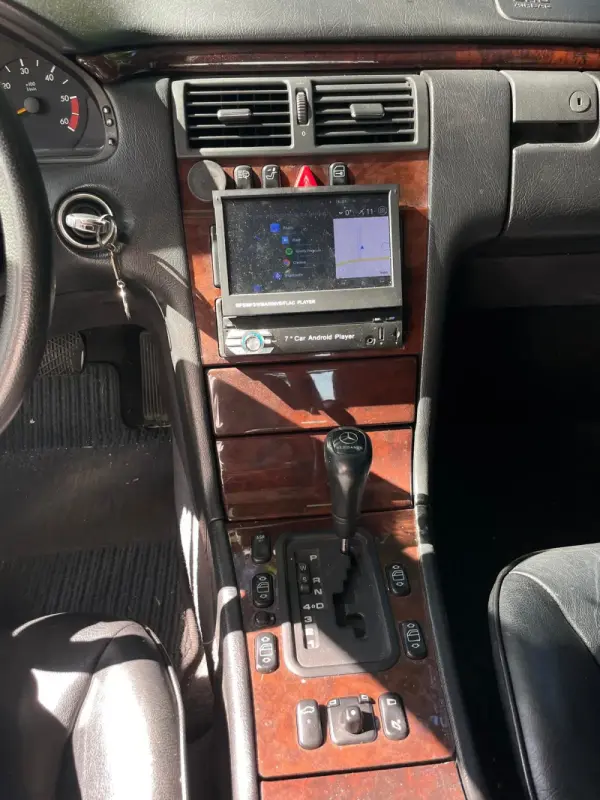 Mercedes-Benz E 300 TD Classic 19