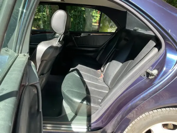 Mercedes-Benz E 300 TD Classic 25