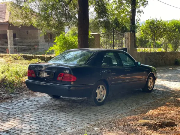 Mercedes-Benz E 300 TD Classic 30