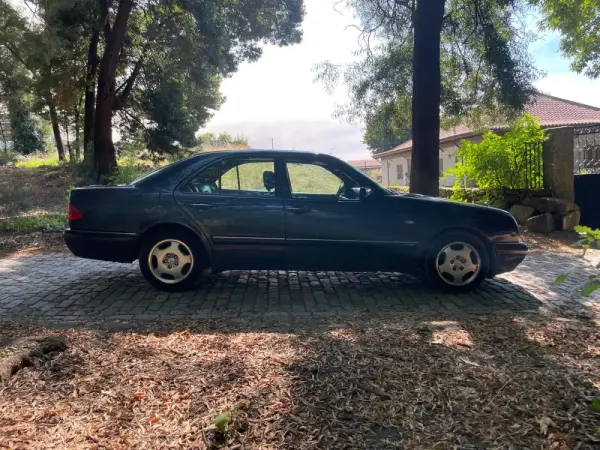 Mercedes-Benz E 300 TD Classic 35