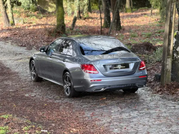 Mercedes-Benz E 300 de AMG Line 5