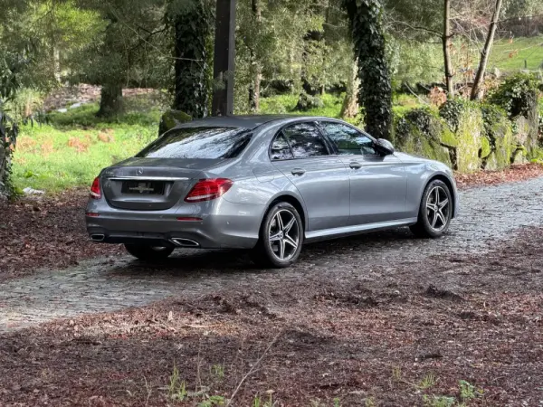 Mercedes-Benz E 300 de AMG Line 7