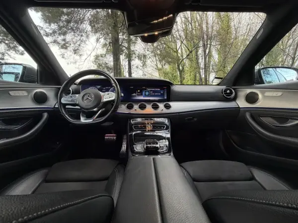 Mercedes-Benz E 300 de AMG Line 9