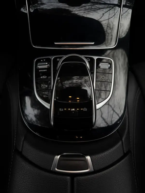 Mercedes-Benz E 300 de AMG Line 15