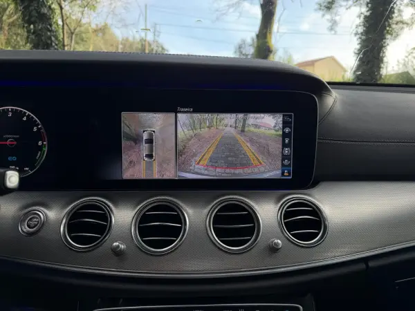 Mercedes-Benz E 300 de AMG Line 24