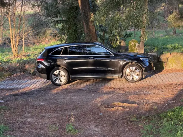 Mercedes-Benz EQC 400 4Matic 8