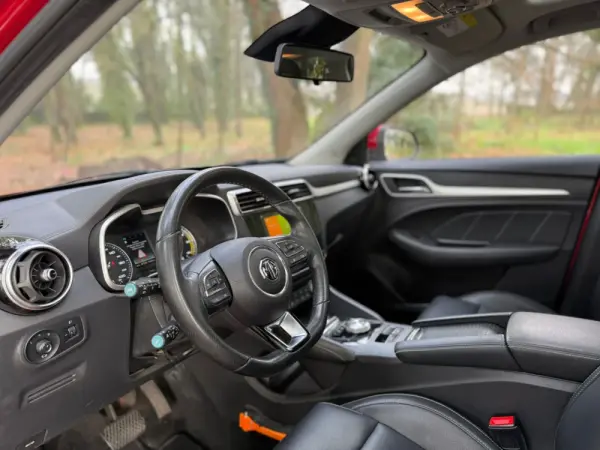 MG ZS Maximal Luxury 13