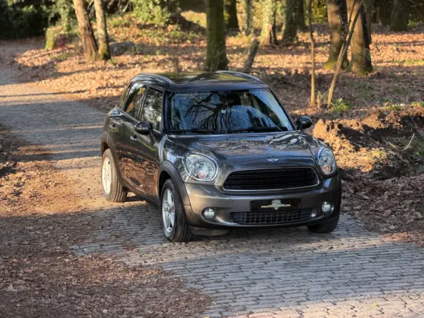 MINI Countryman One D 4
