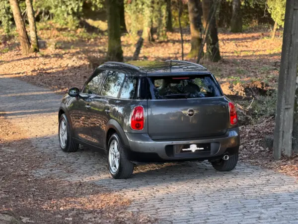 MINI Countryman One D 7