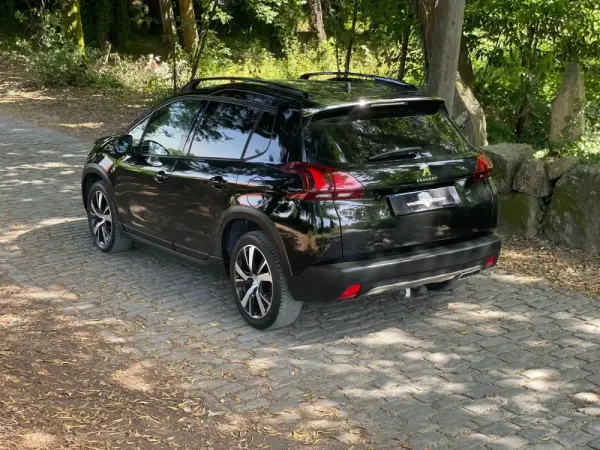 Peugeot 2008 1.2 PureTech GT Line 5