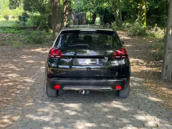 Peugeot 2008 1.2 PureTech GT Line 6