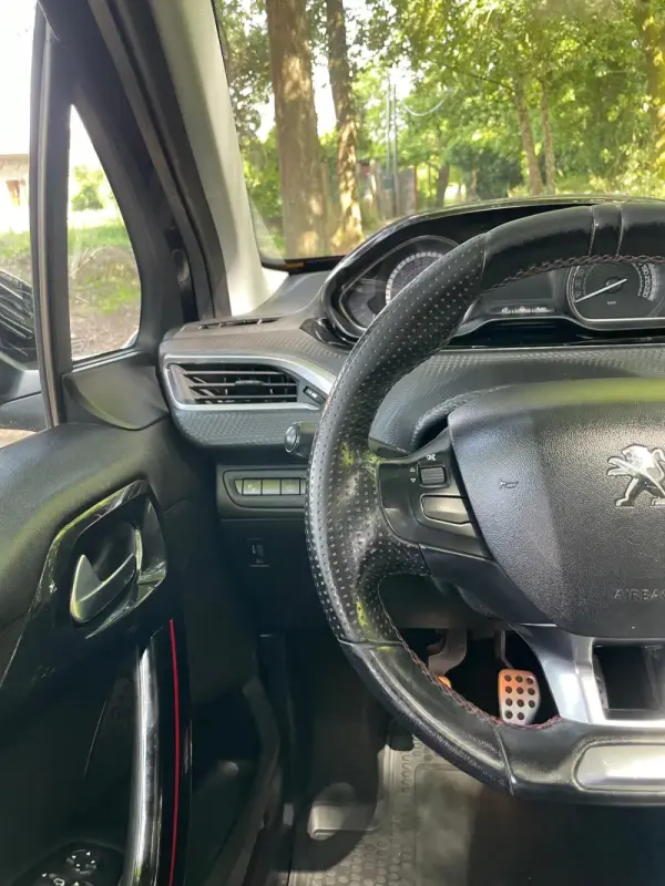 Peugeot 2008 1.2 PureTech GT Line 17