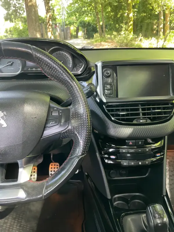 Peugeot 2008 1.2 PureTech GT Line 18