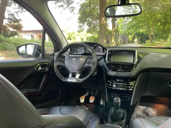 Peugeot 2008 1.2 PureTech GT Line 13