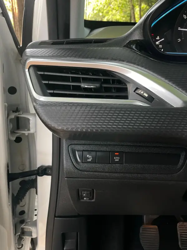 Peugeot 2008 1.2 PureTech Allure 18