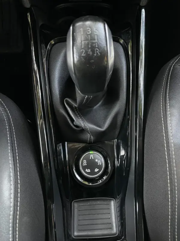 Peugeot 2008 1.2 PureTech Allure 24