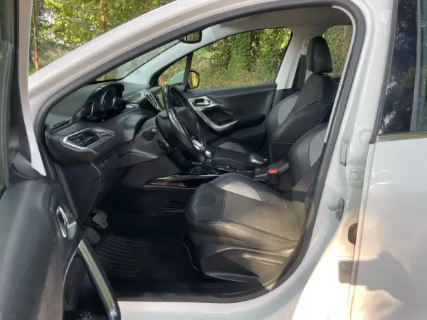 Peugeot 2008 1.2 PureTech Allure 25