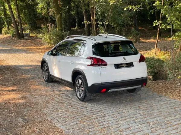 Peugeot 2008 1.2 PureTech Allure 31