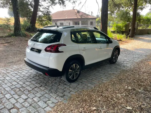 Peugeot 2008 1.2 PureTech Allure 33