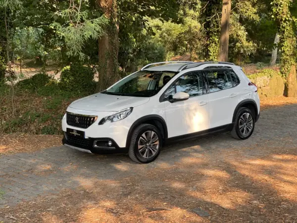 Peugeot 2008 1.2 PureTech Allure 34