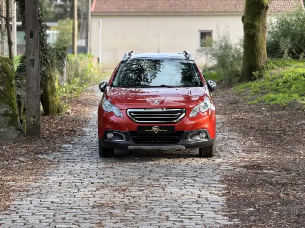 Peugeot 2008 1.2 PureTech Allure EAT6 2
