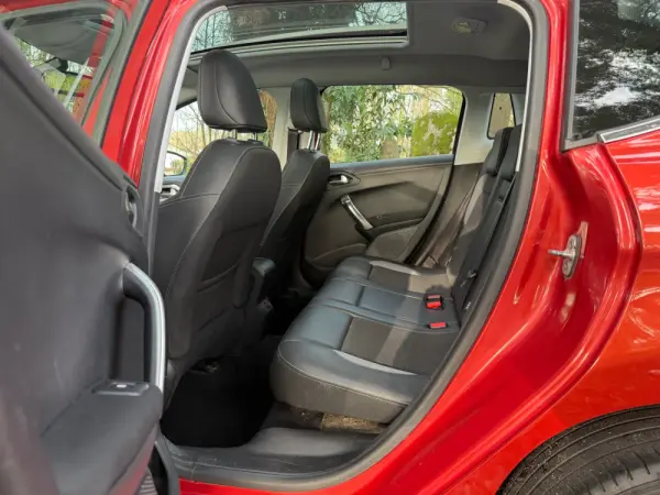 Peugeot 2008 1.2 PureTech Allure EAT6 12