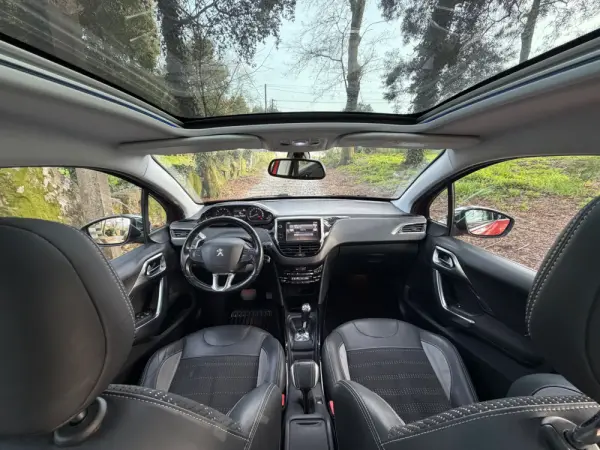 Peugeot 2008 1.2 PureTech Allure EAT6 24