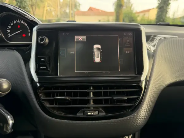 Peugeot 2008 1.2 PureTech Allure EAT6 28