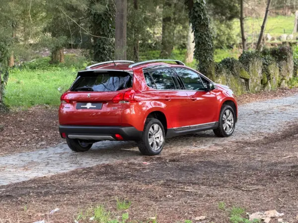 Peugeot 2008 1.2 PureTech Allure EAT6 38