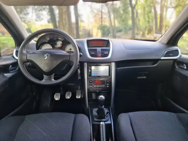 Peugeot 207 1.6 HDi Sport 34