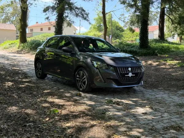 Peugeot 208 1.2 PureTech Allure Pack EAT8 1