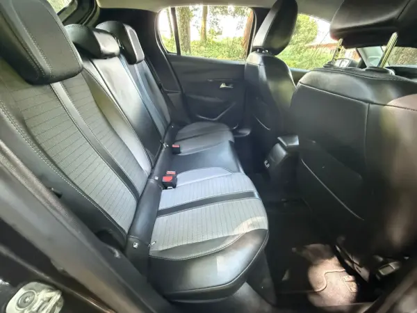 Peugeot 208 1.2 PureTech Allure Pack EAT8 13