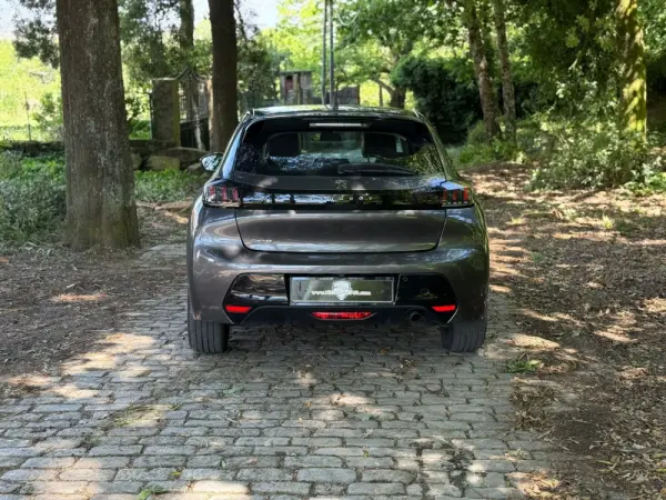 Peugeot 208 1.2 PureTech Allure Pack EAT8 18
