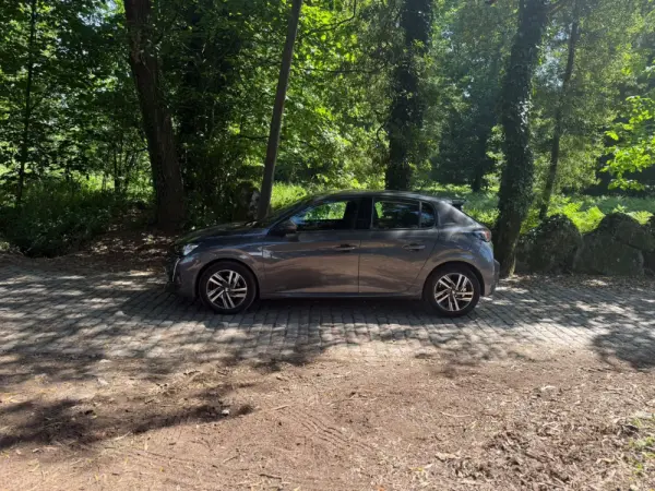 Peugeot 208 1.2 PureTech Allure Pack EAT8 26