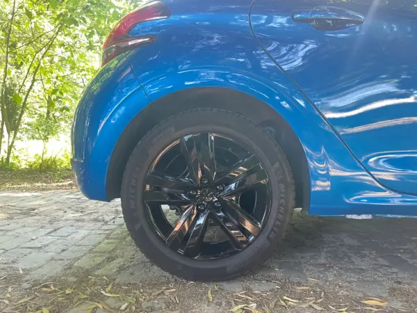Peugeot 208 1.6 BlueHDi Allure 10
