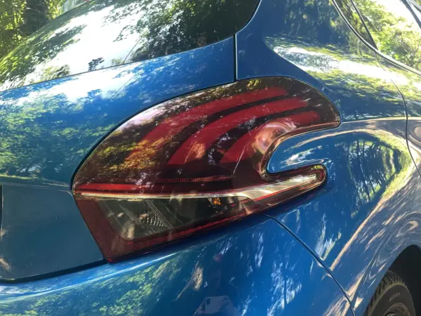 Peugeot 208 1.6 BlueHDi Allure 12