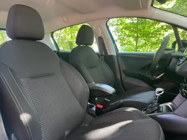 Peugeot 208 1.6 BlueHDi Allure 19