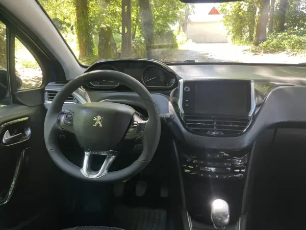 Peugeot 208 1.6 BlueHDi Allure 21