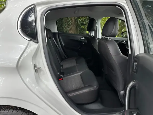 Peugeot 208 1.2 PureTech GT Line 21