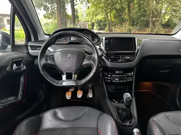 Peugeot 208 1.2 PureTech GT Line 13